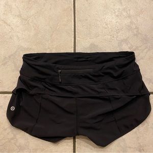 lululemon low rise speed up shorts, black, size 4, 2.5” inseam
